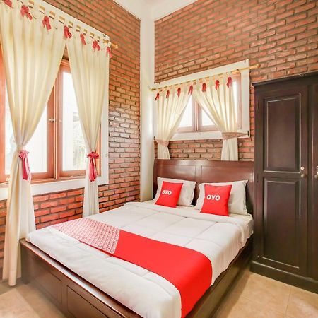 Oyo 3896 Villa Pesona Wisata Puncak Cianjur Exterior foto