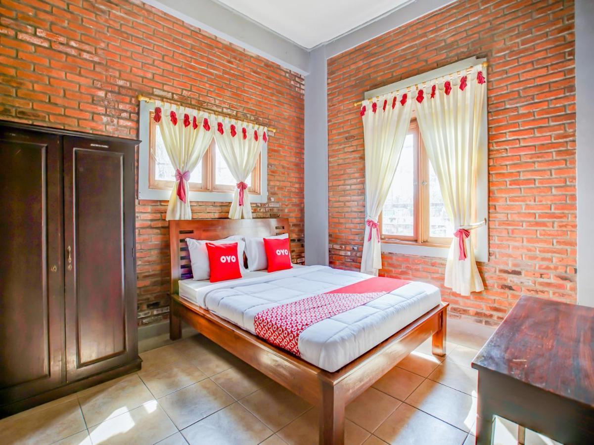 Oyo 3896 Villa Pesona Wisata Puncak Cianjur Exterior foto