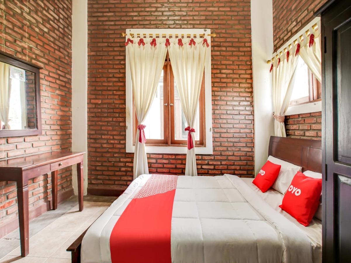 Oyo 3896 Villa Pesona Wisata Puncak Cianjur Exterior foto